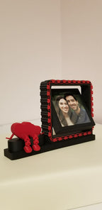 Two Hearts Snuggle Frame