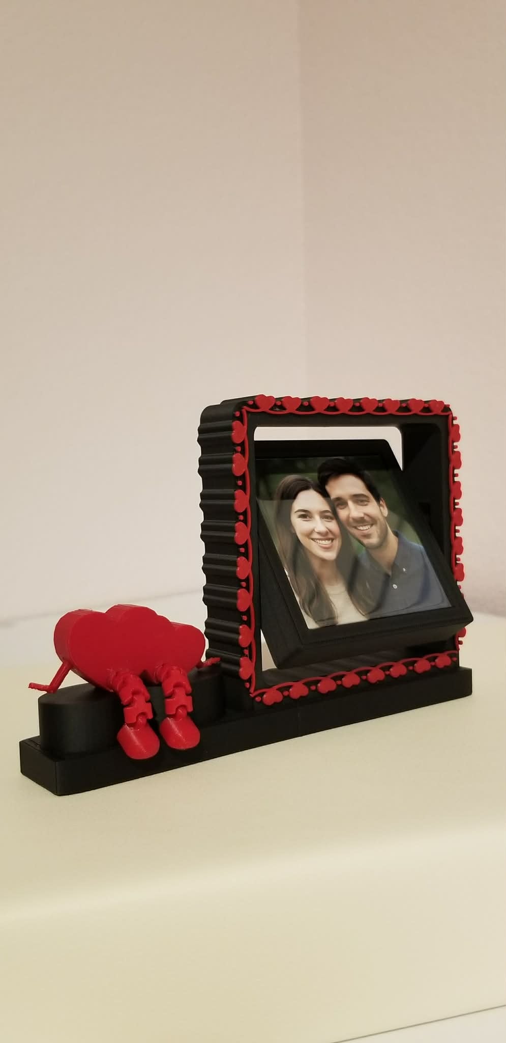 Two Hearts Snuggle Frame