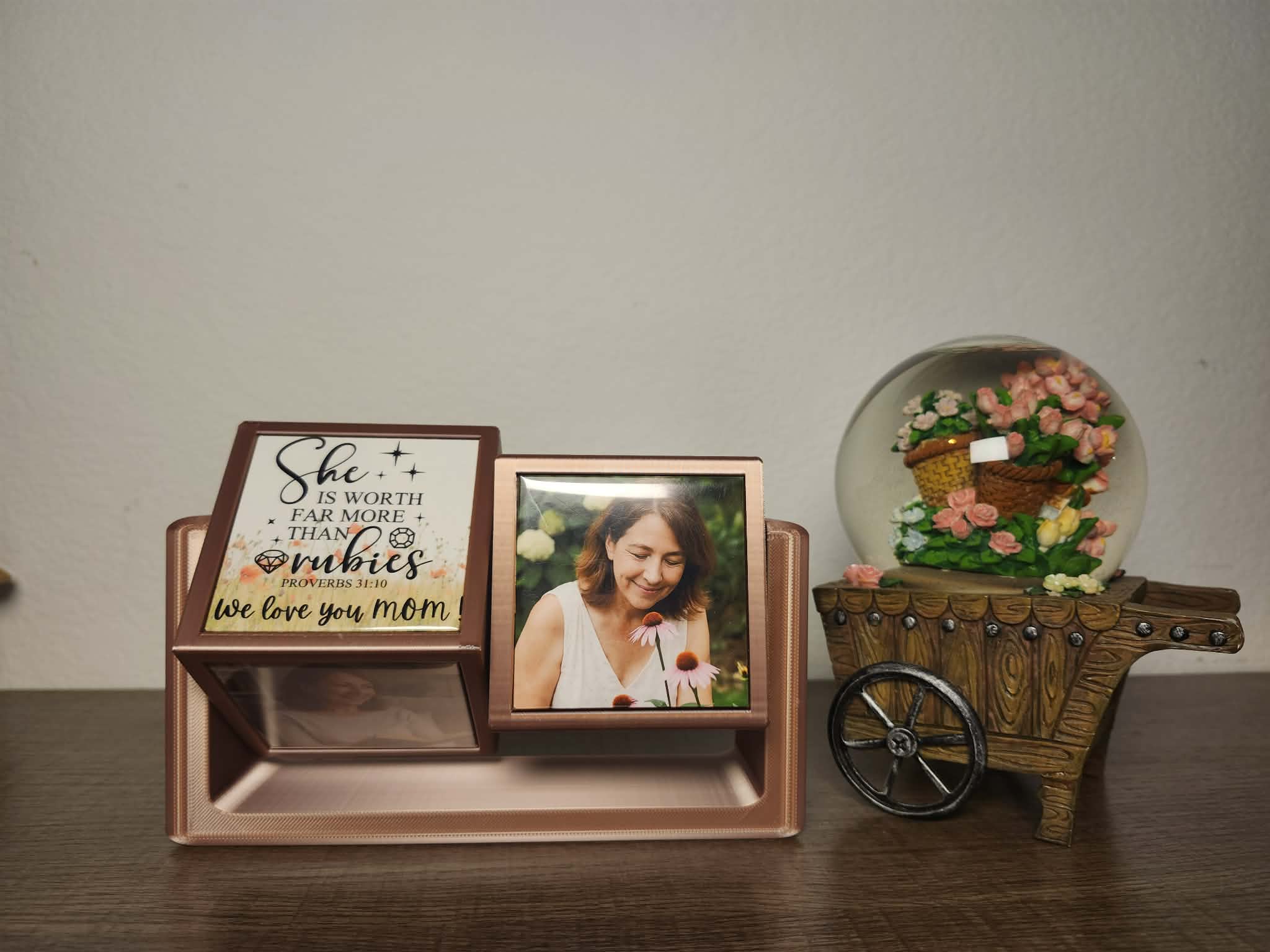 Rotating Cube Frame -  Double   (Holds 8 Photo Magnets)