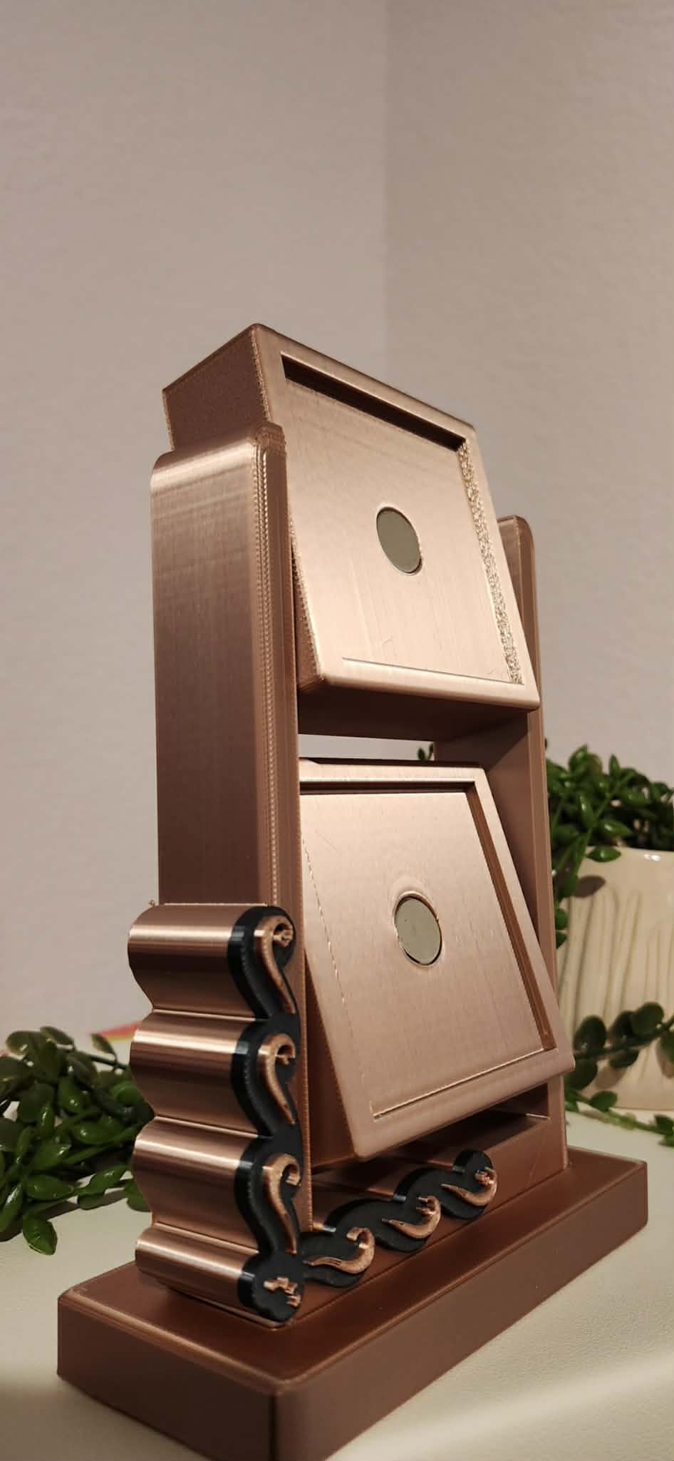 STL-Tower Rotating Frame – Double Sided (Holds 4 Photo Magnets)