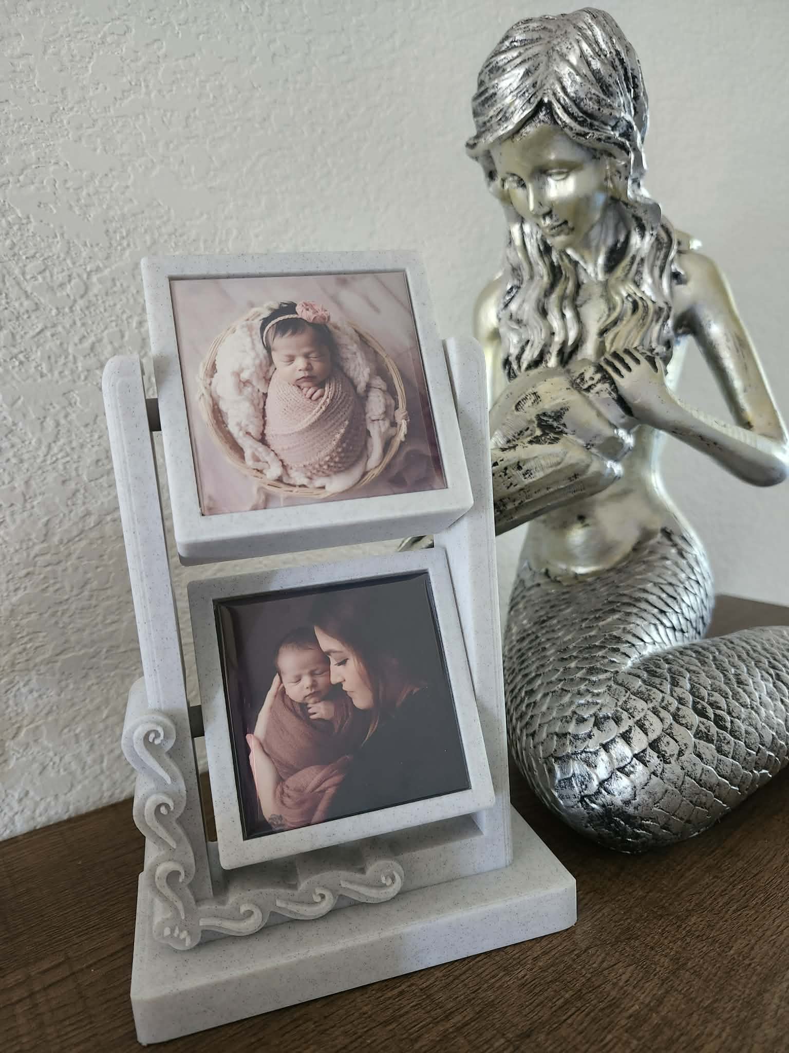 STL-Tower Rotating Frame – Double Sided (Holds 4 Photo Magnets)