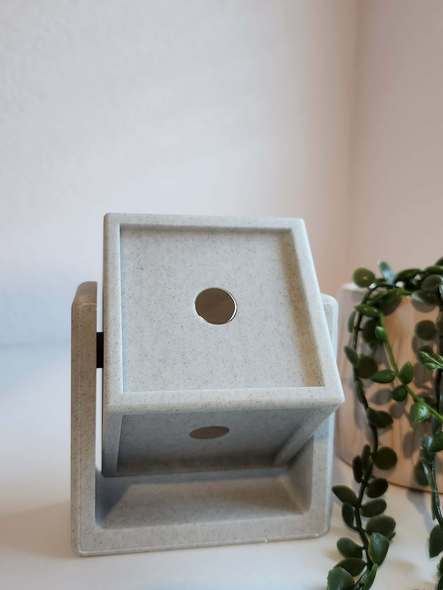 STL - Rotating Cube Frame (Holds 4 Photo Magnets)
