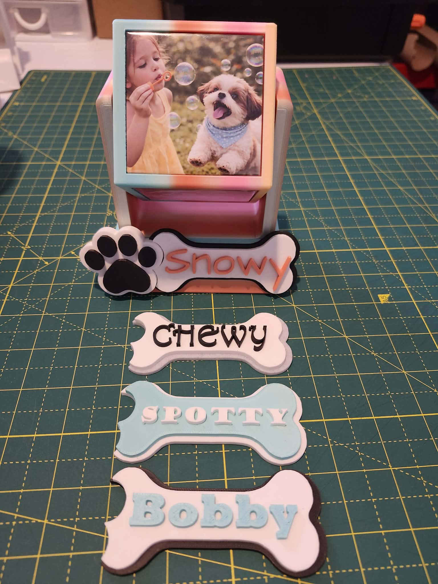 Rotating cube frame - Pawfect Memories  (Base and accessories only)