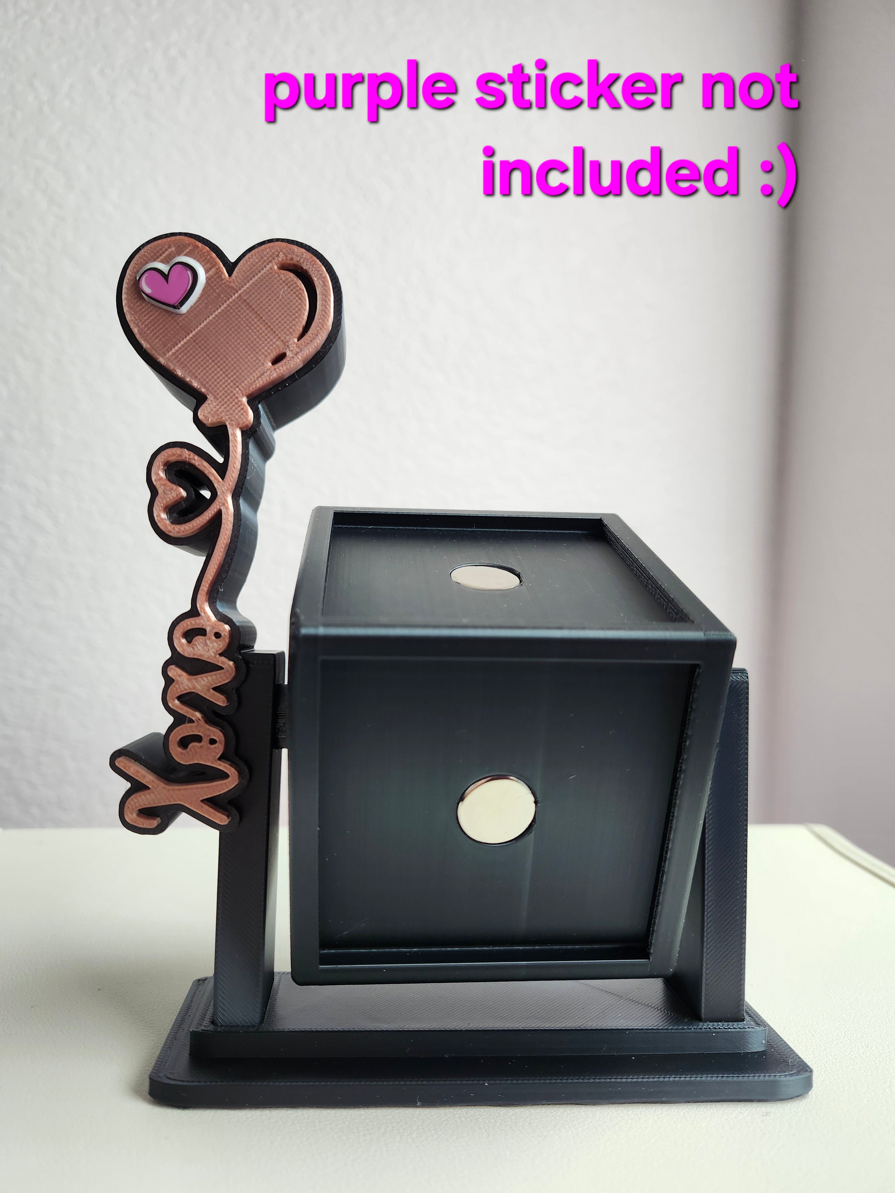 Rotating Cube Frame – XOXO Design (holds 4 pcs)